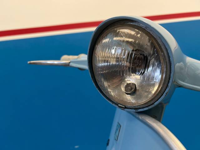 Piaggio Vespa 90