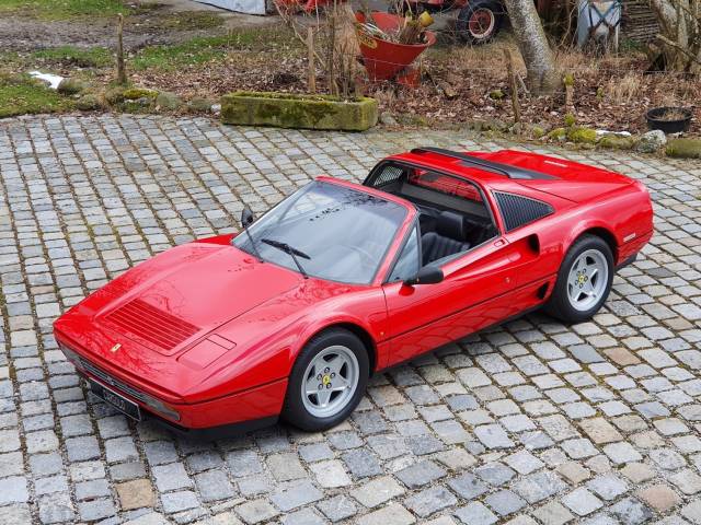 Afbeelding 1/19 van Ferrari 208 GTS Turbo (1988)