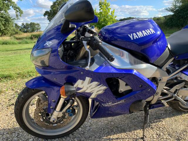 Yamaha YZF 1000 R1