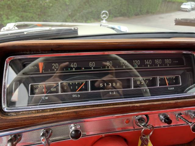 Mercedes-Benz 220 S Cabriolet
