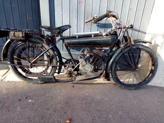 Nice patina for this 330cc ULTIMA type B 1922, good running order.