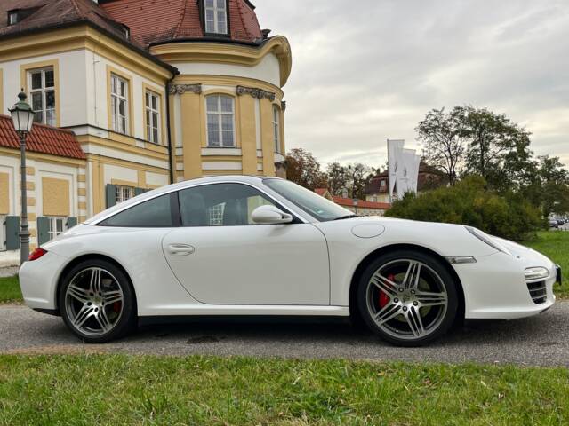 Imagen 1/58 de Porsche 911 Targa 4S (2010)