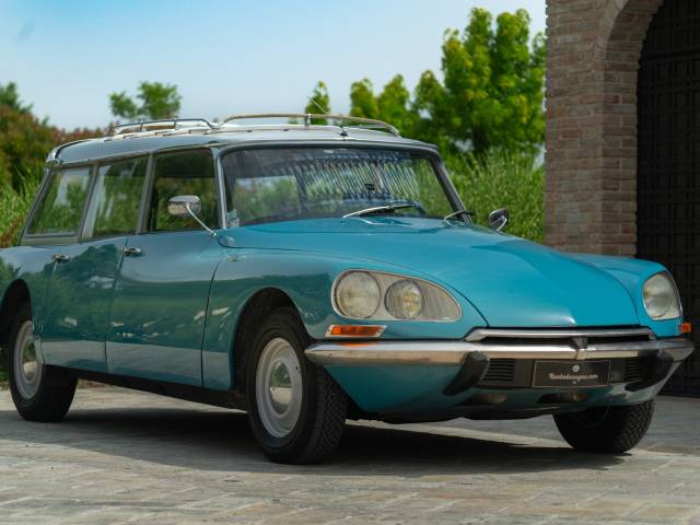 Bild 1/46 von Citroën DS 20 Break (1970)