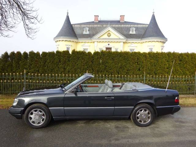 Mercedes-Benz 320 CE