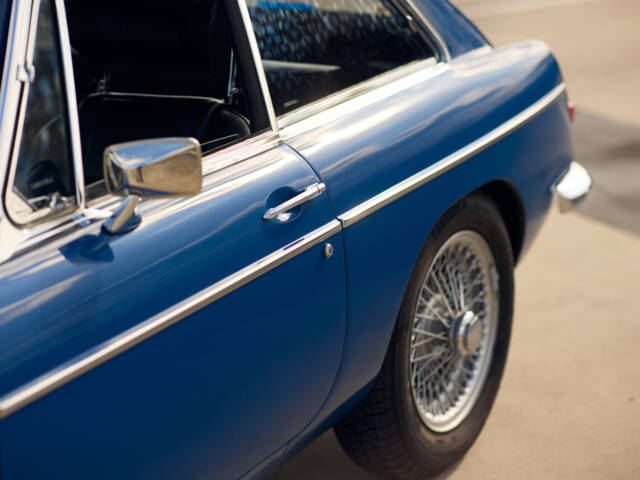 MG MGC GT