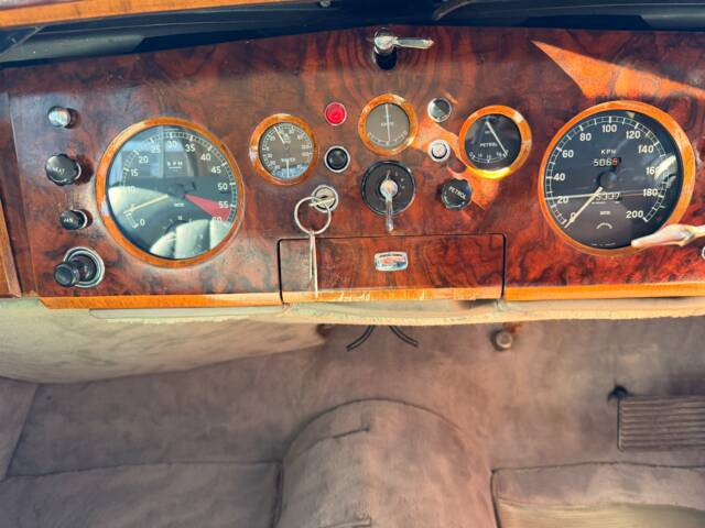 Jaguar Mk IX
