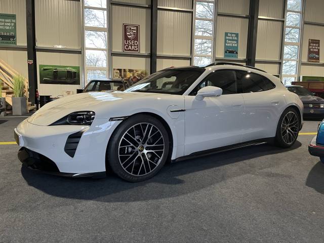 Porsche Taycan GTS Sport Turismo