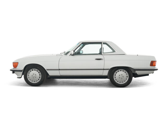Mercedes-Benz 560 SL