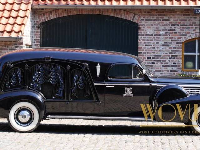 Image 1/9 de Cadillac V-16 (1938)