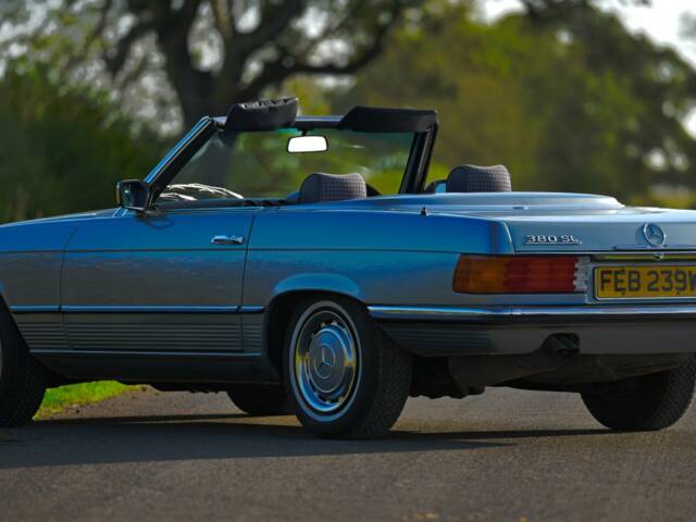 Mercedes-Benz 380 SL
