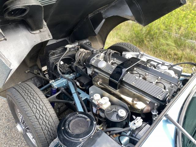 Jaguar E-Type (2+2)