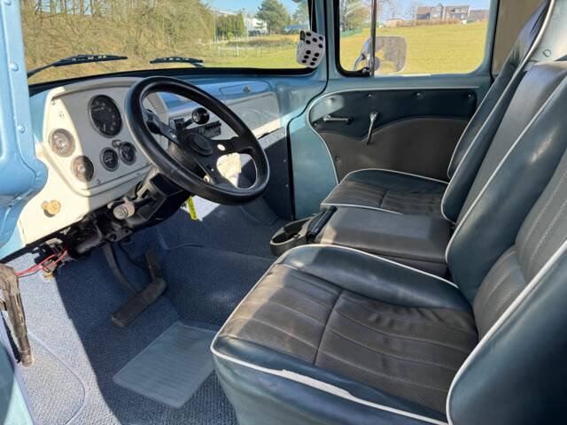 Dodge D 100