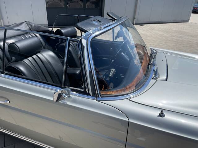 Mercedes-Benz 250 SE
