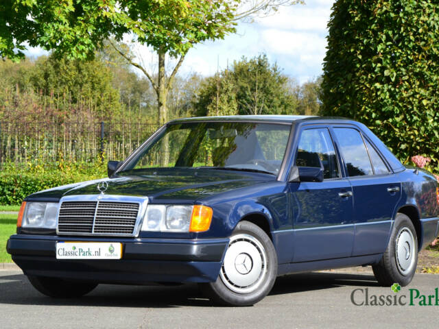 Imagen 1/50 de Mercedes-Benz 200 E (1991)