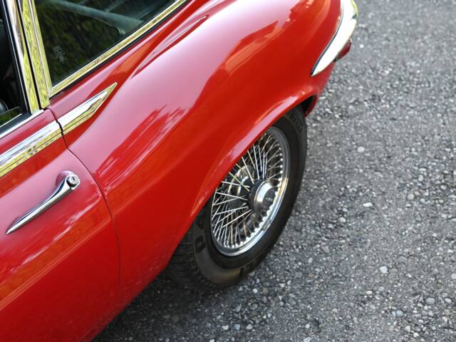 Jaguar E-Type V12 (2+2)