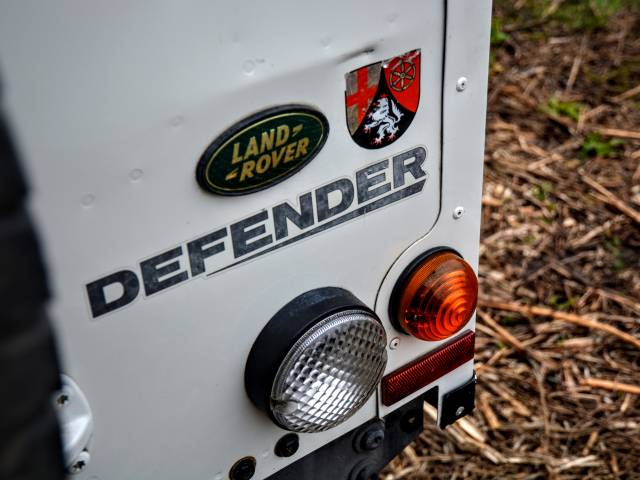 Land Rover Defender 110