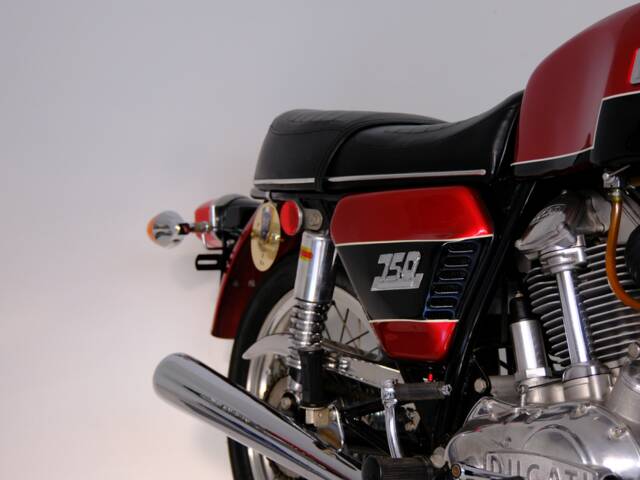 Ducati 750 GT