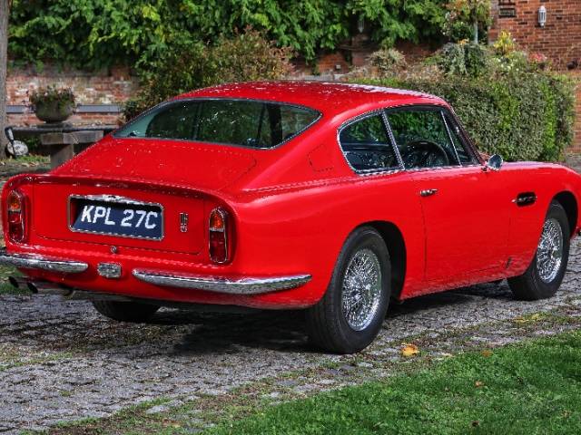 Aston Martin DB 6 Vantage