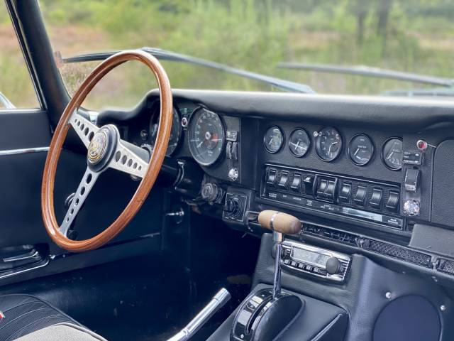 Jaguar E-Type (2+2)