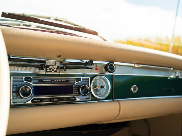 Mercedes-Benz 280 SL