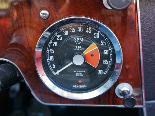 Austin-Healey 3000 Mk III (BJ8)
