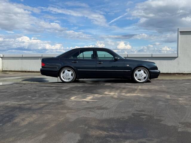 Mercedes-Benz E 50 AMG
