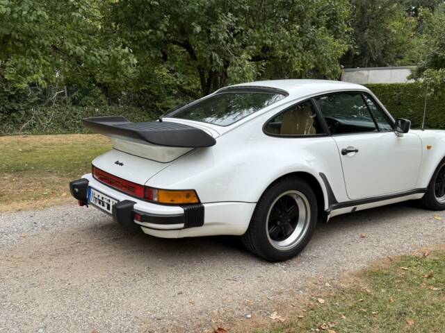 Porsche 911 Turbo 3.3