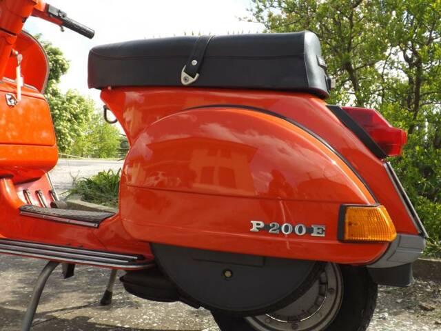 Piaggio Vespa P 200 E