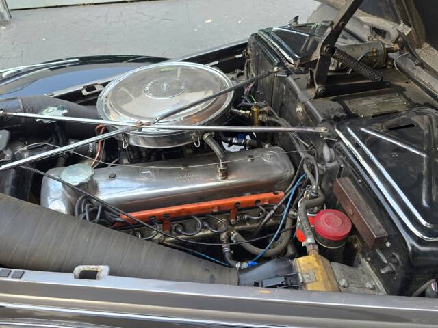 Mercedes-Benz 220 Cabriolet A