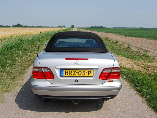 Mercedes-Benz CLK 200