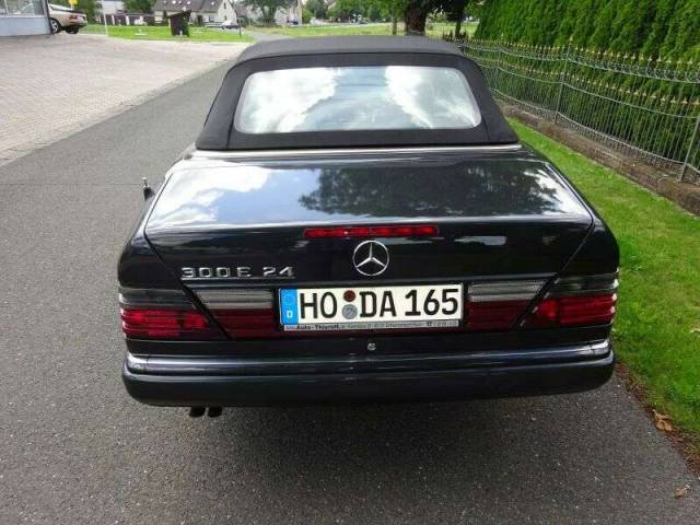 Mercedes-Benz E 320