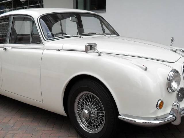 Image 1/16 of Jaguar 240 (1968)