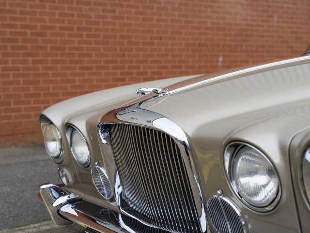 Jaguar Mk X 4.2