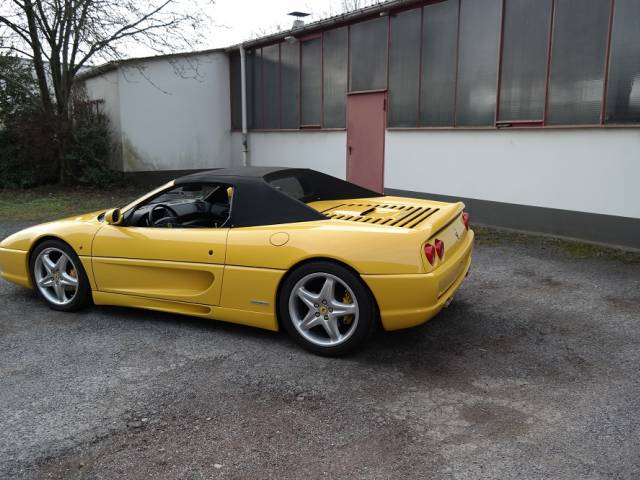 Ferrari F 355 Spider