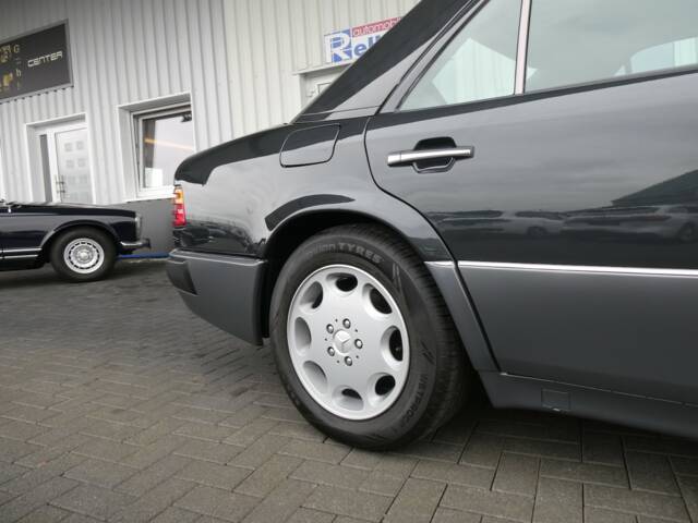 Mercedes-Benz 500 E