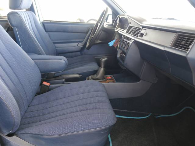 Mercedes-Benz 190 E