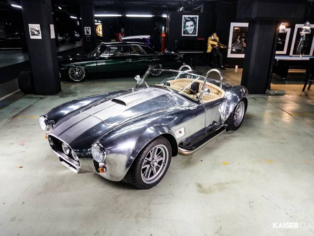 AC Cobra 427