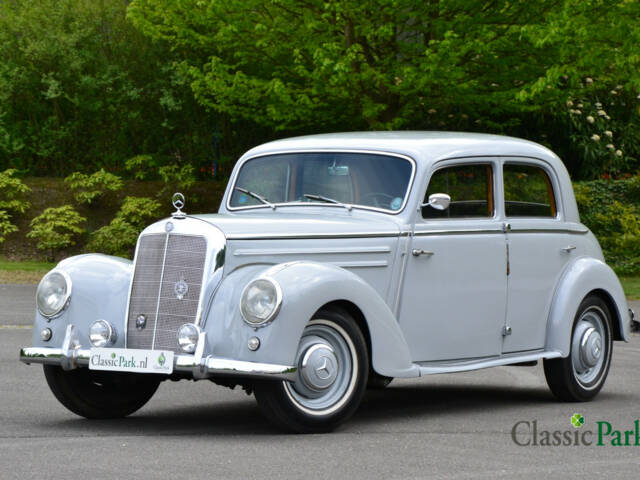 Immagine 1/50 di Mercedes-Benz 220 (1952)