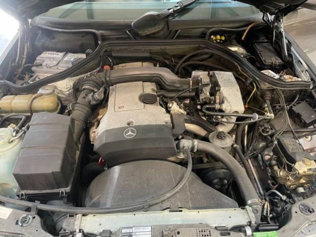 Mercedes-Benz 220 CE
