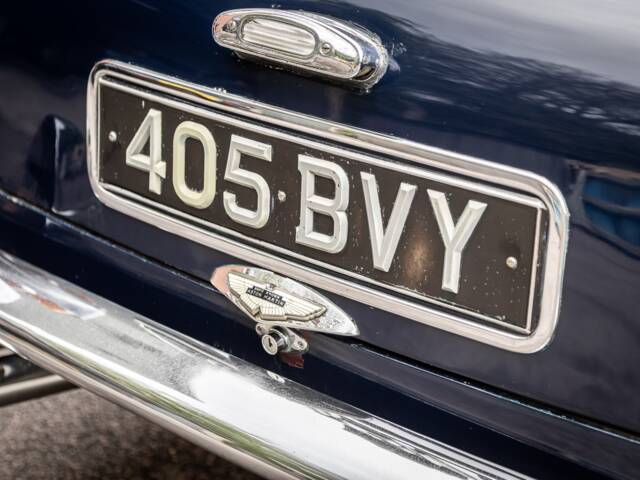 Aston Martin DB 4
