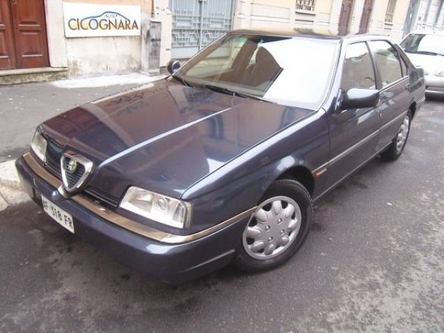 Image 1/12 de Alfa Romeo 164 2.0 Super (1996)