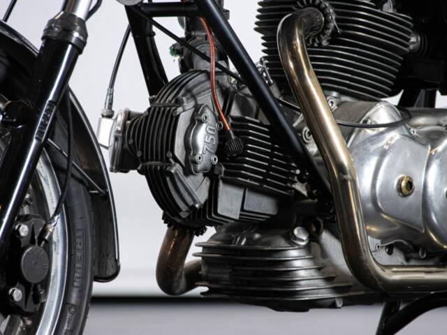 Ducati 750 GT