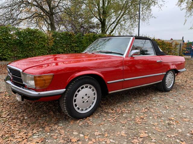 Immagine 1/160 di Mercedes-Benz 350 SL (1974)