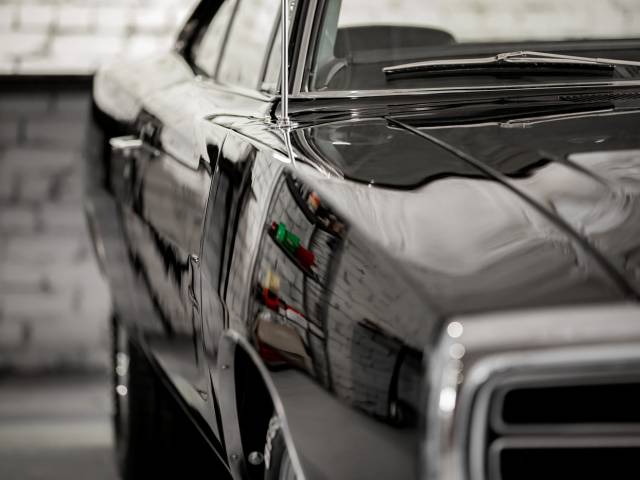 Dodge Charger 318