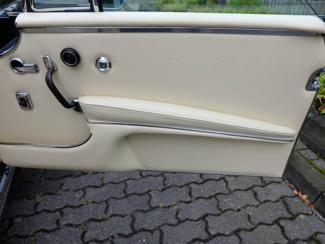 Mercedes-Benz 300 SE
