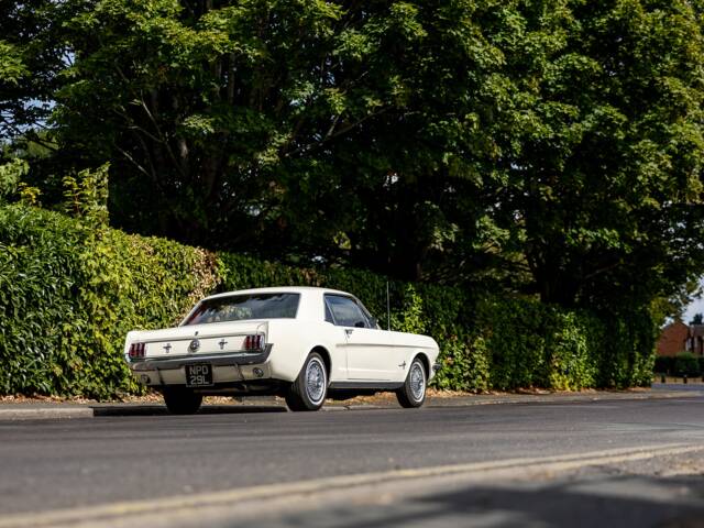 Ford Mustang 200