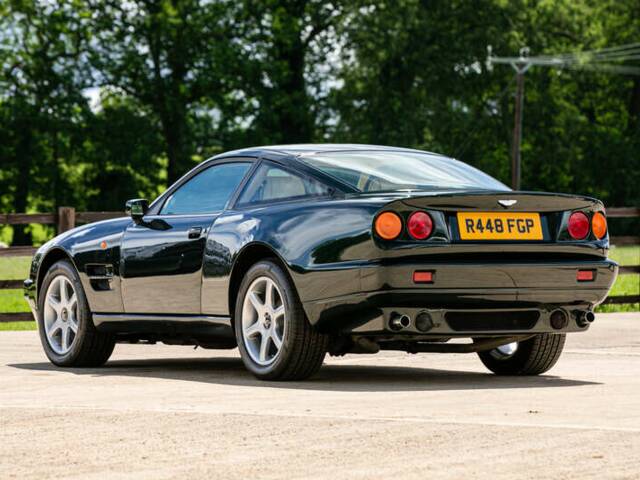 Aston Martin V8 Coupé