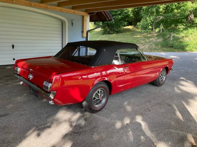 Ford Mustang 200