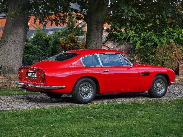Aston Martin DB 6 Vantage