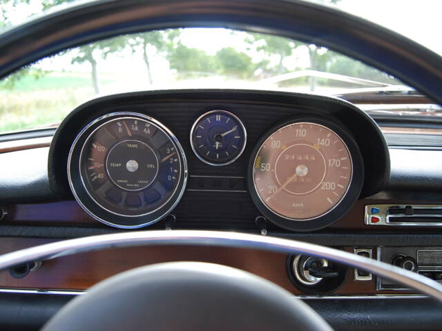 Mercedes-Benz 280 SE